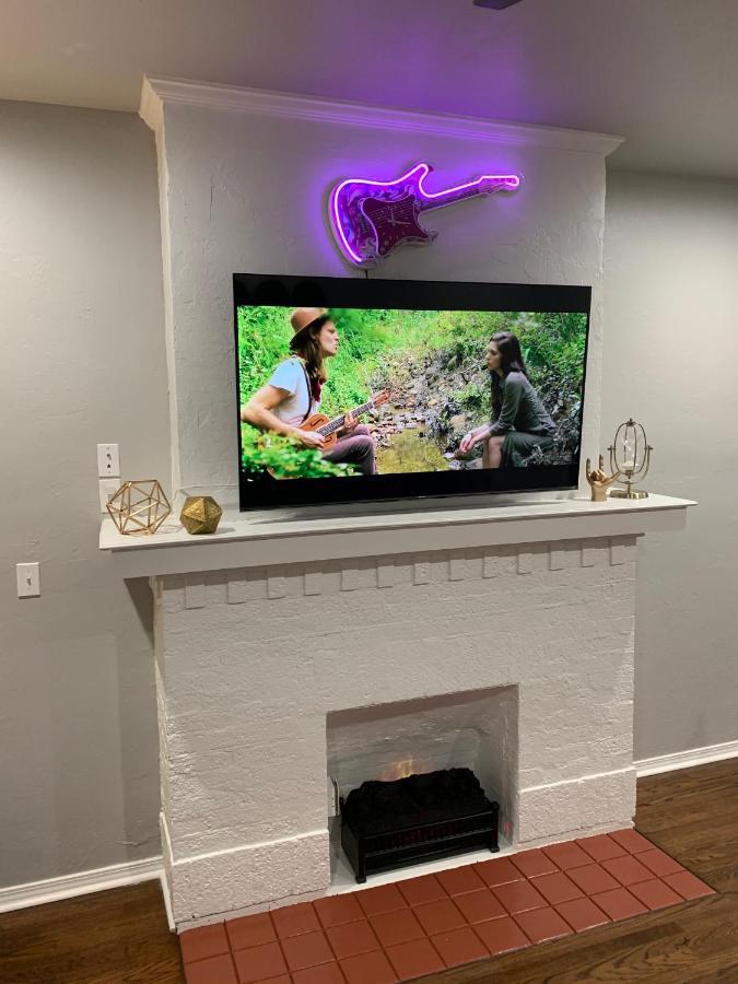Rock & Roll House, Fiber Internet, Roku Tv, Washer & Dryer, By Dt Chickasha & Leg Lamp! Dış mekan fotoğraf